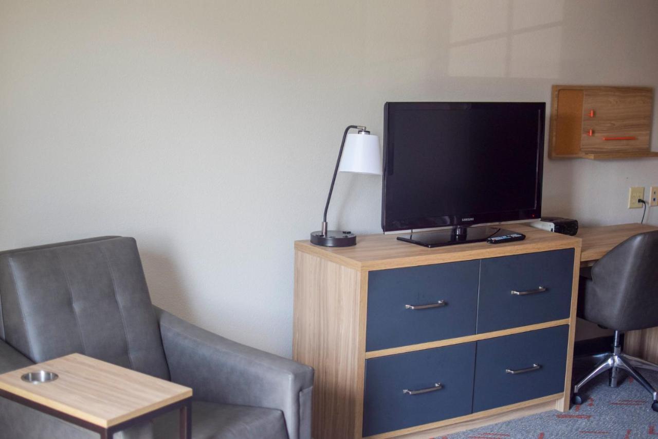 Candlewood Suites Houston I-10 East By Ihg Екстериор снимка
