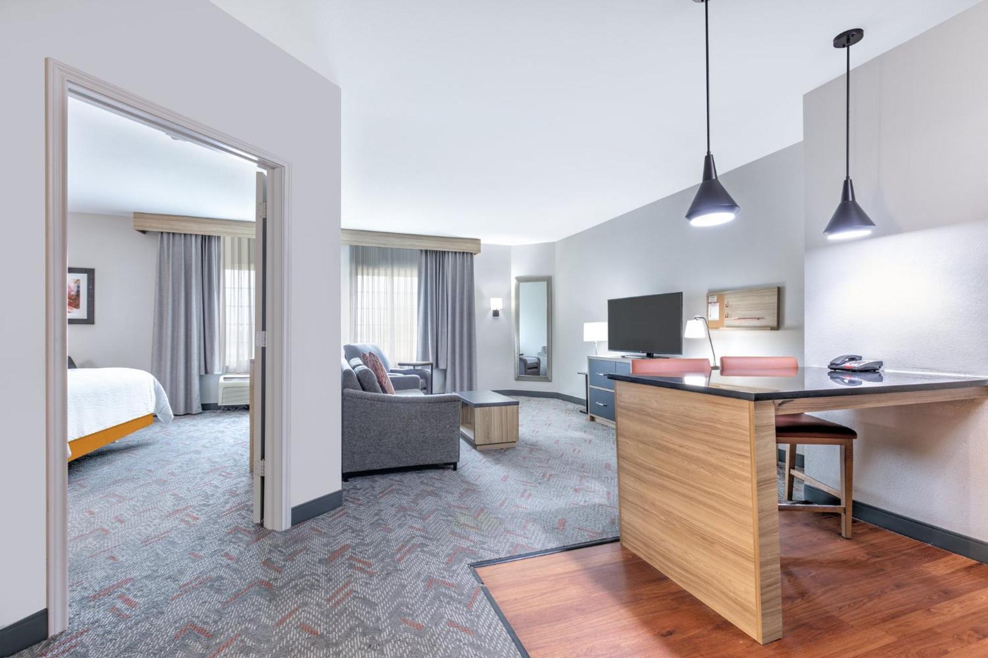 Candlewood Suites Houston I-10 East By Ihg Екстериор снимка