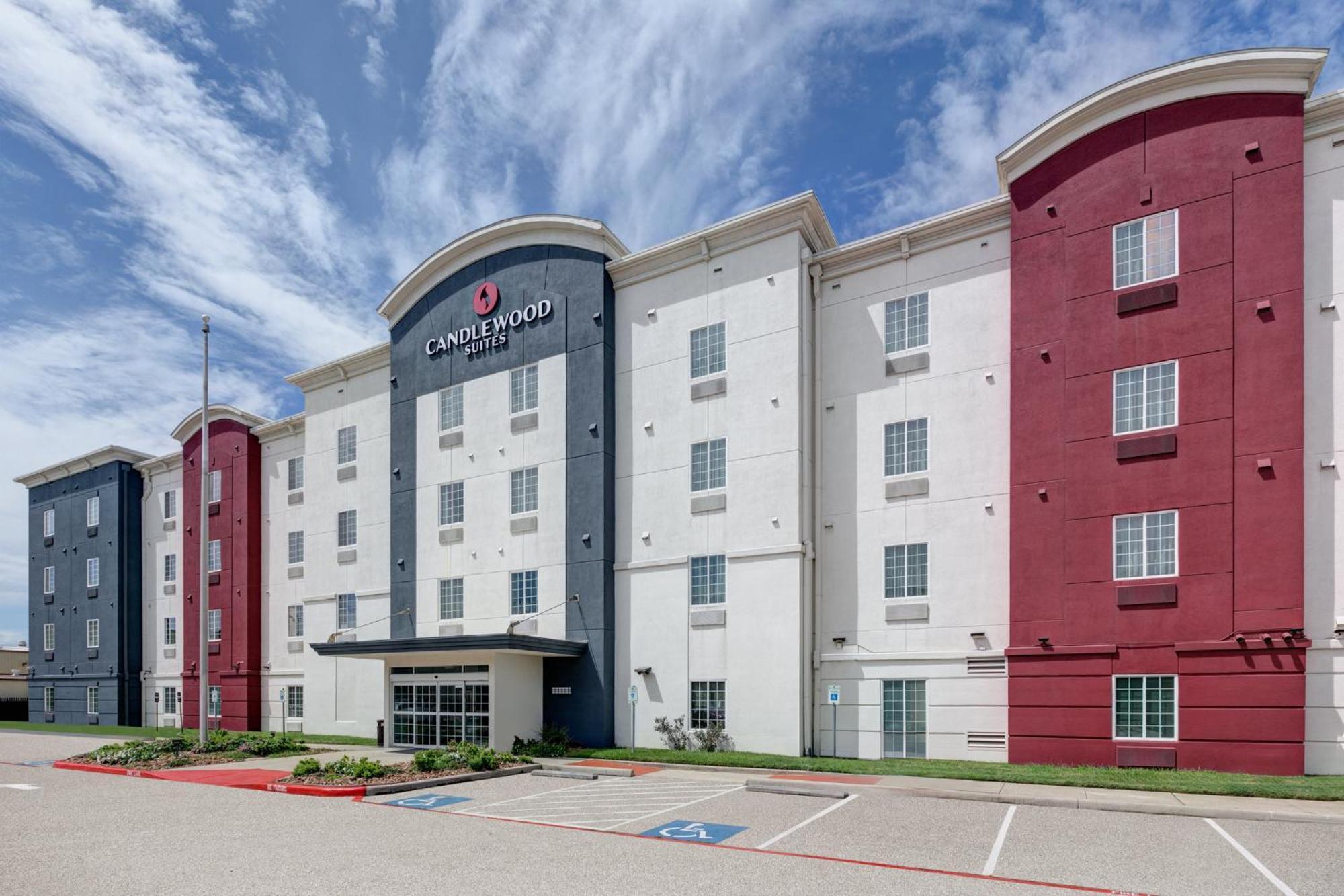 Candlewood Suites Houston I-10 East By Ihg Екстериор снимка